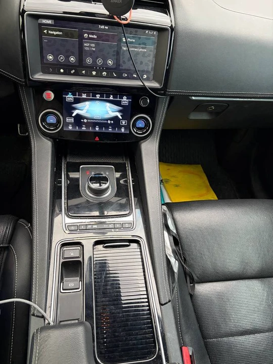 2020 Jaguar F-Pace - Image 11 of 13