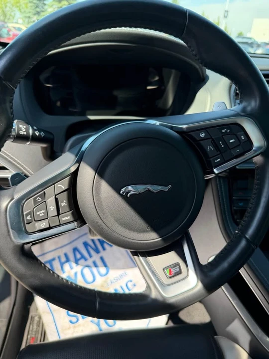 2020 Jaguar F-Pace - Image 16 of 17