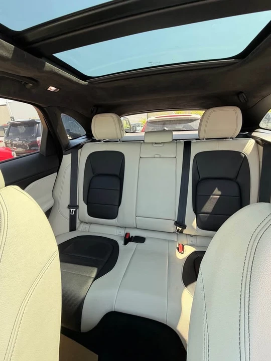 2020 Jaguar F-Pace - Image 13 of 17