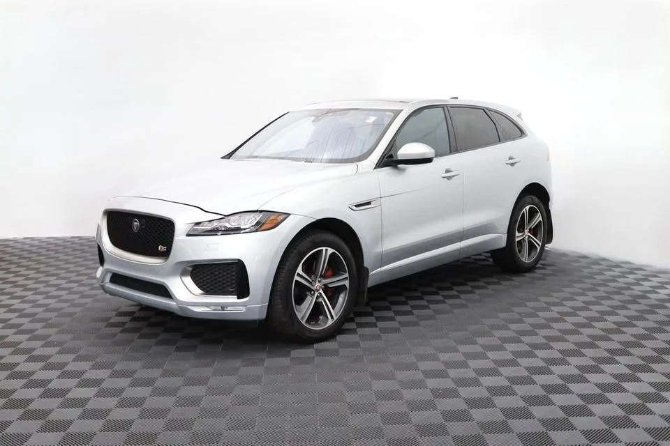 2020 Jaguar F-Pace - Image 3 of 18