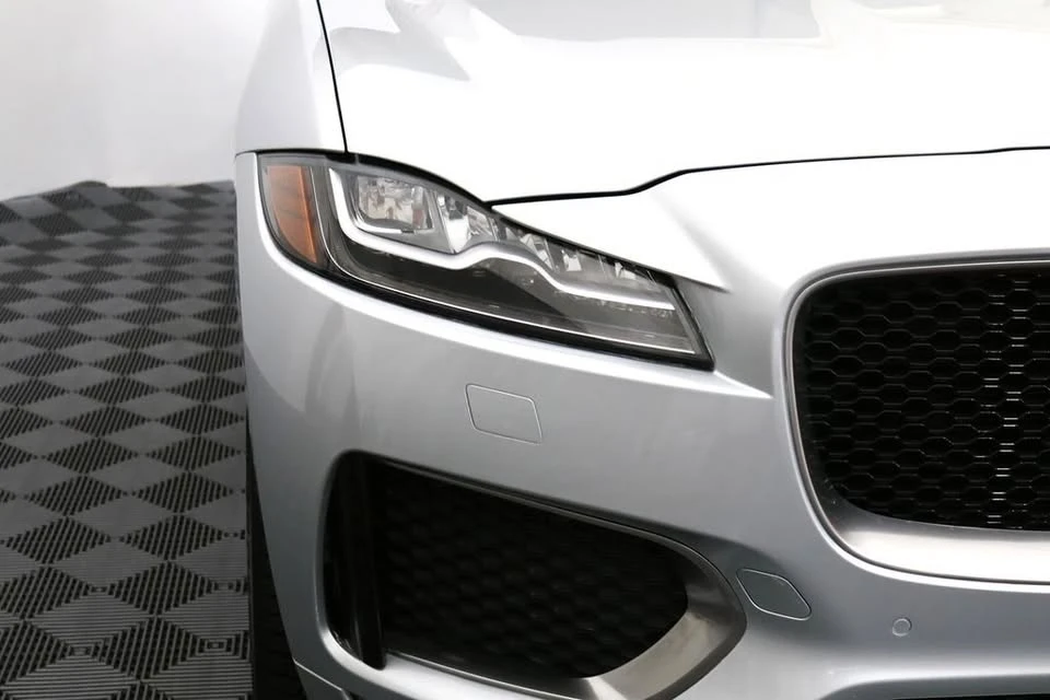2020 Jaguar F-Pace - Image 8 of 18