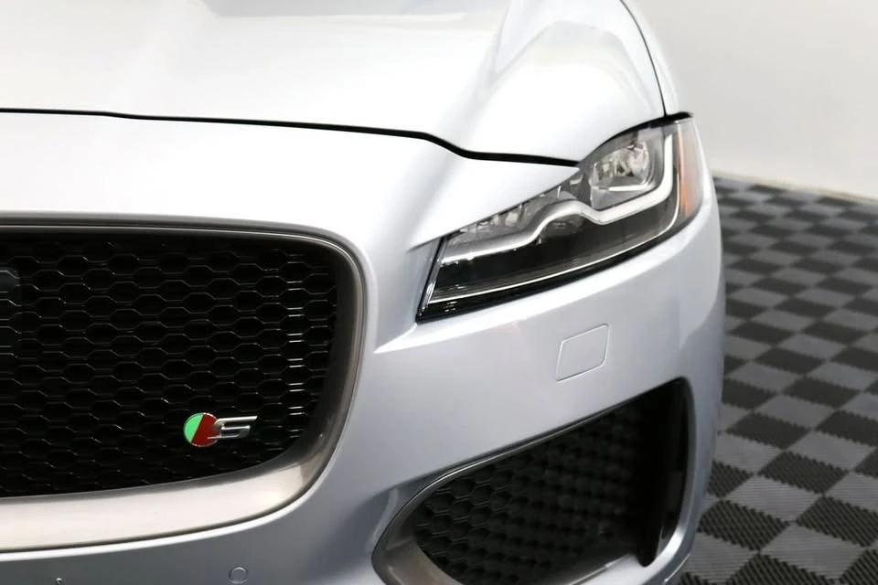 2020 Jaguar F-Pace - Image 9 of 18