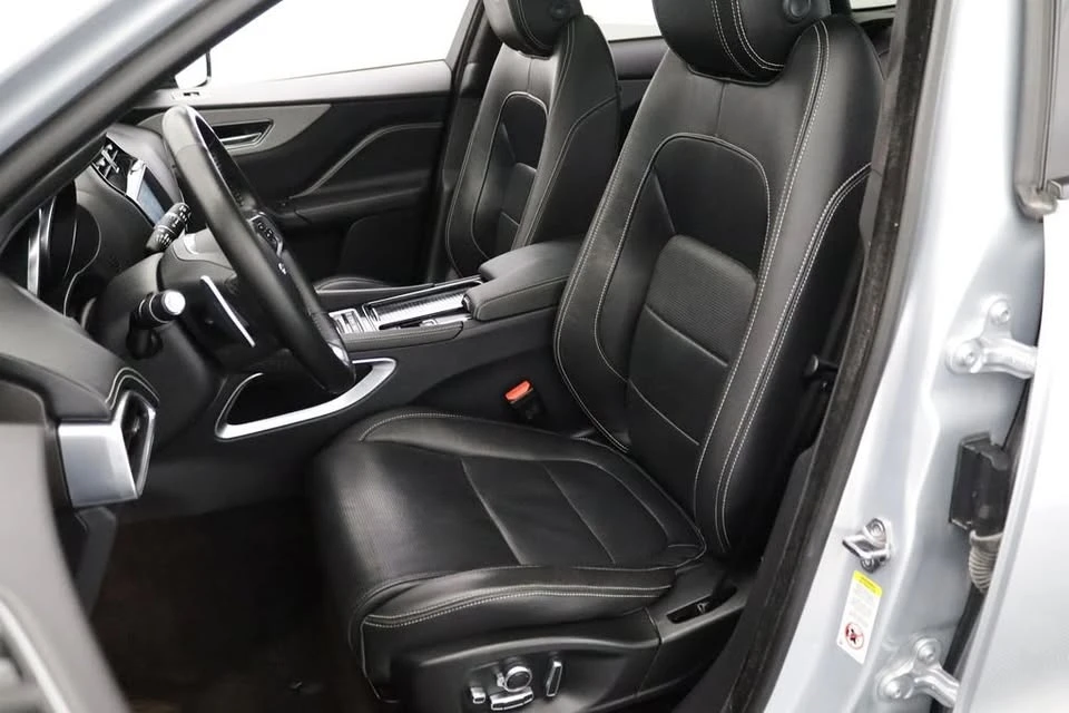 2020 Jaguar F-Pace - Image 13 of 18