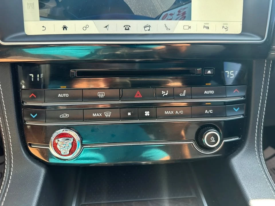 2020 Jaguar F-Pace - Image 11 of 18
