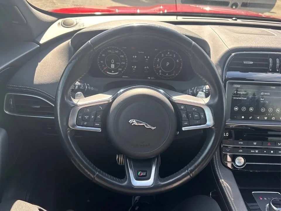 2020 Jaguar F-Pace - Image 4 of 11