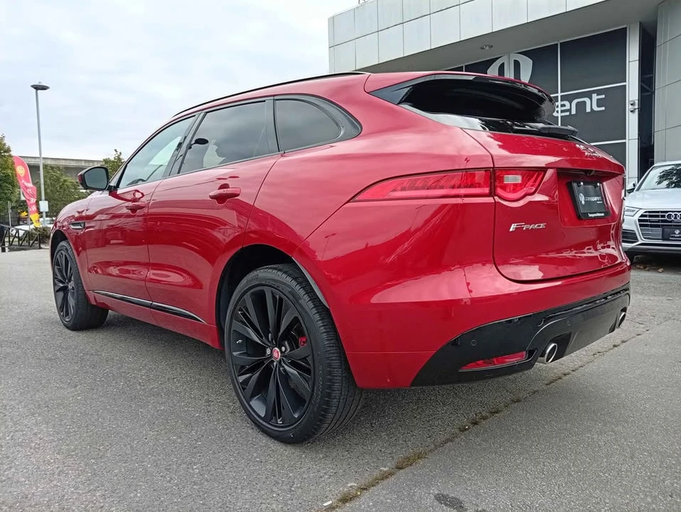 2020 Jaguar F-Pace - Image 7 of 11