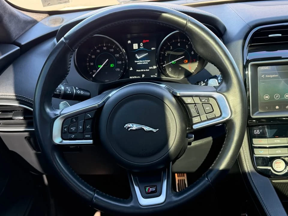 2020 Jaguar F-Pace - Image 14 of 20