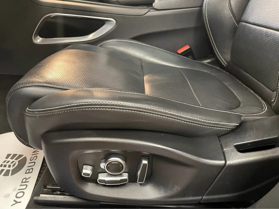 2020 Jaguar F-Pace SVR - Image 17 of 18