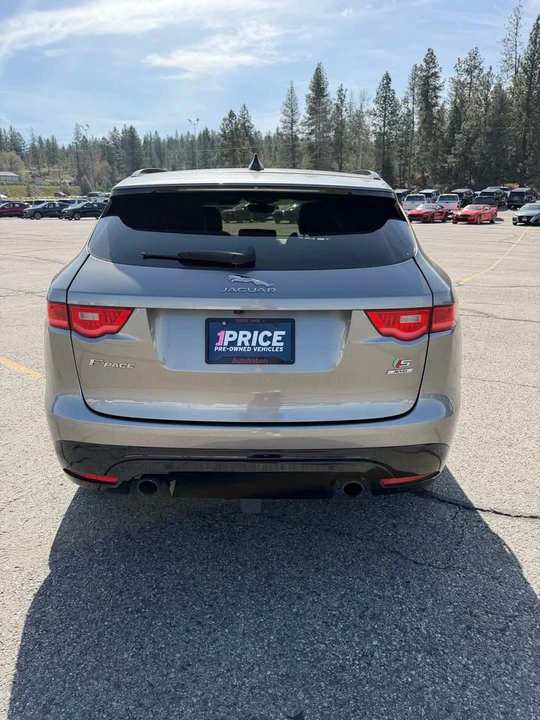 2020 Jaguar F-Pace - Image 8 of 17