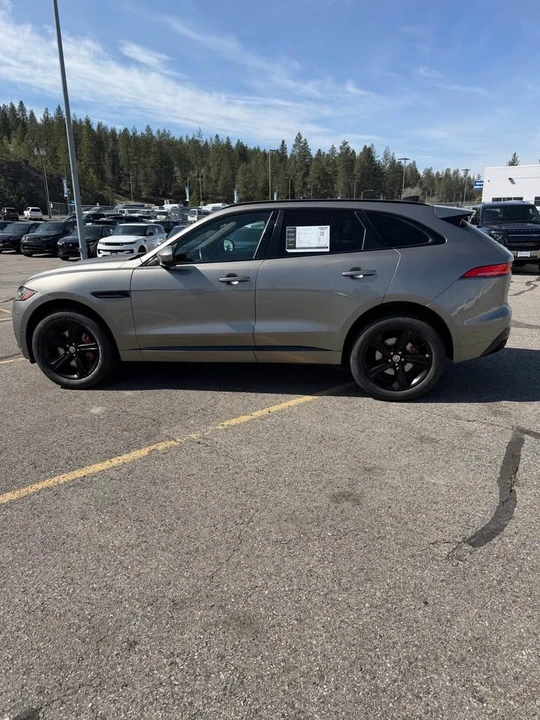 2020 Jaguar F-Pace - Image 12 of 17