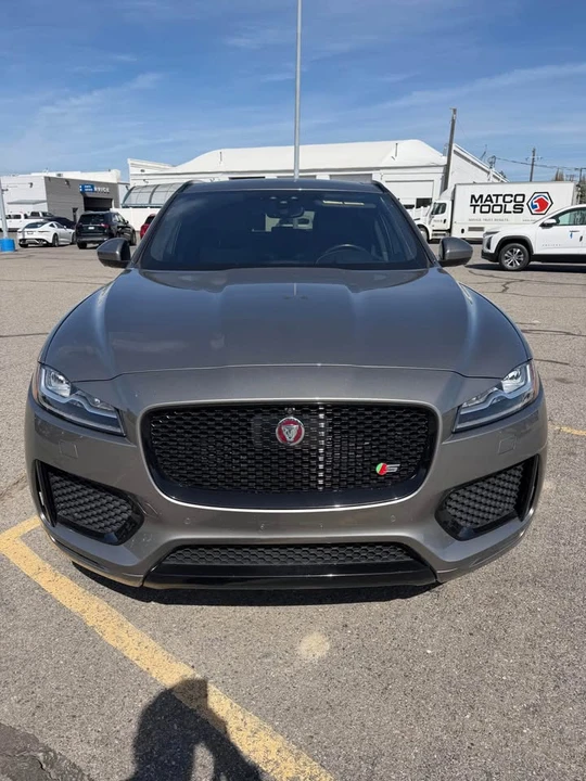 2020 Jaguar F-Pace - Image 2 of 17