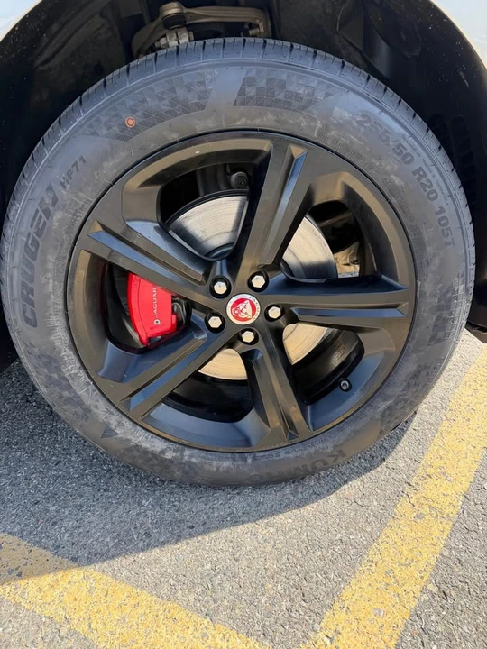 2020 Jaguar F-Pace - Image 6 of 17