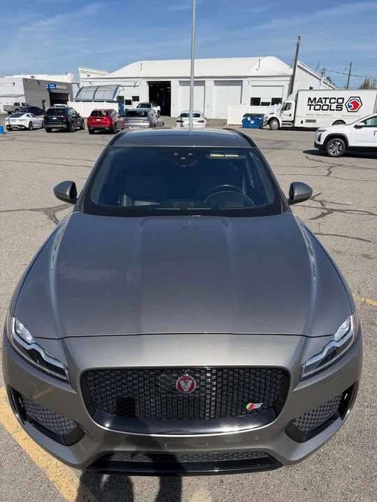 2020 Jaguar F-Pace - Image 3 of 17