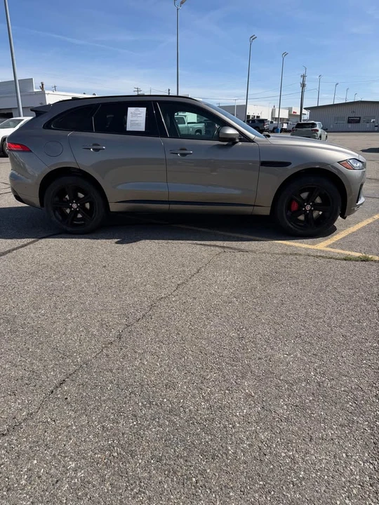 2020 Jaguar F-Pace - Image 5 of 17