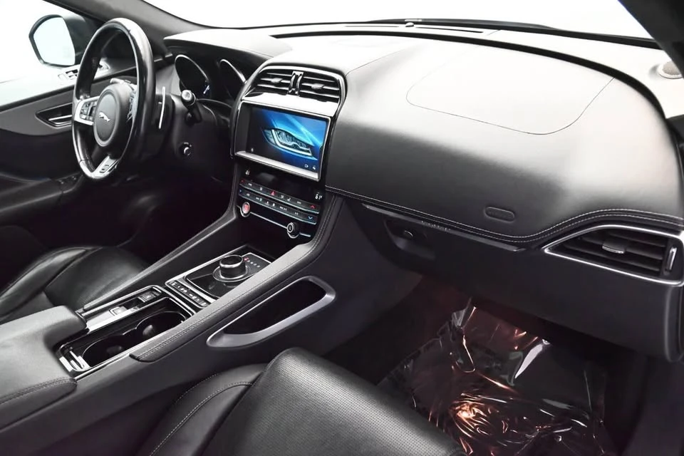 2020 Jaguar F-Pace SVR - Image 8 of 20