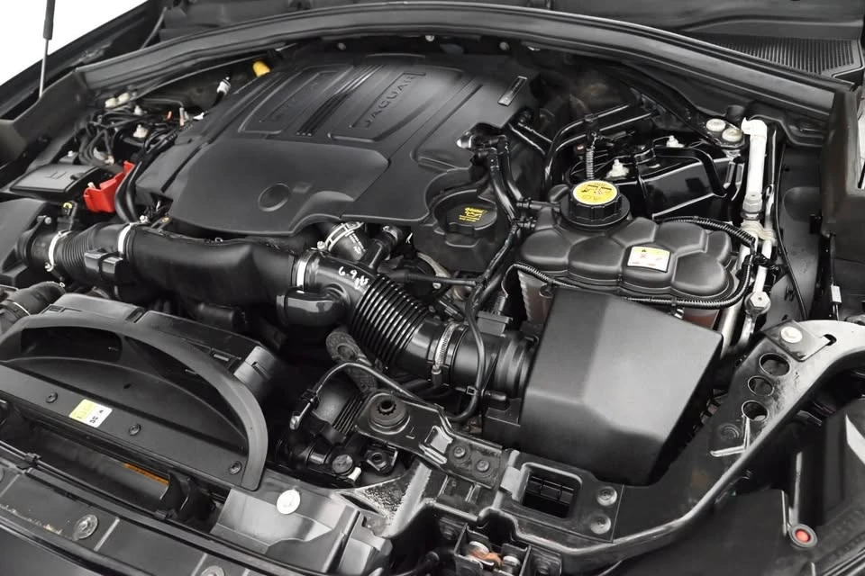 2020 Jaguar F-Pace SVR - Image 17 of 20