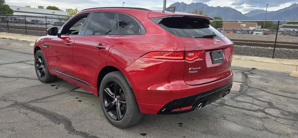 2020 Jaguar F-Pace SVR - Image 4 of 17