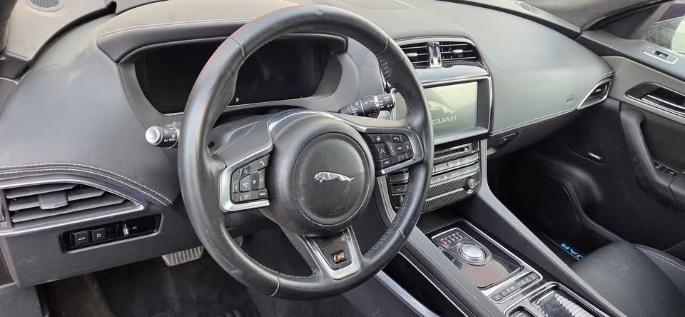 2020 Jaguar F-Pace SVR - Image 9 of 17