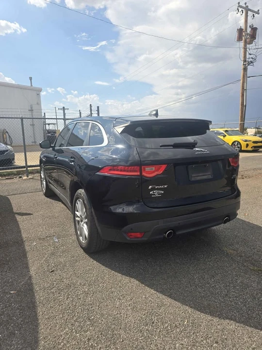 2020 Jaguar F-Pace - Image 3 of 18