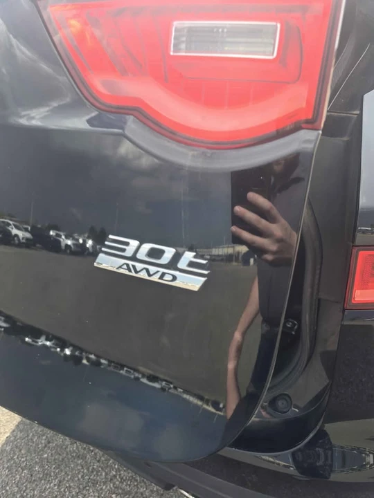 2020 Jaguar F-Pace - Image 5 of 18