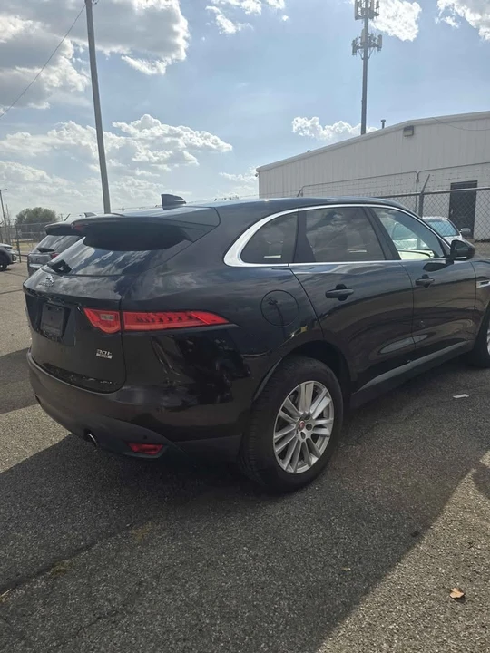 2020 Jaguar F-Pace - Image 4 of 18