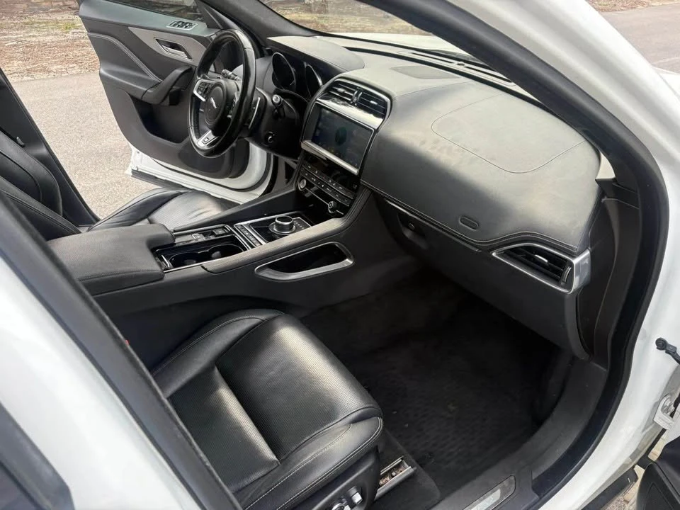 2020 Jaguar F-Pace SVR - Image 13 of 15