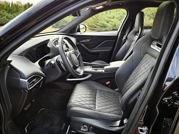 2020 Jaguar F-Pace SVR - Image 7 of 9