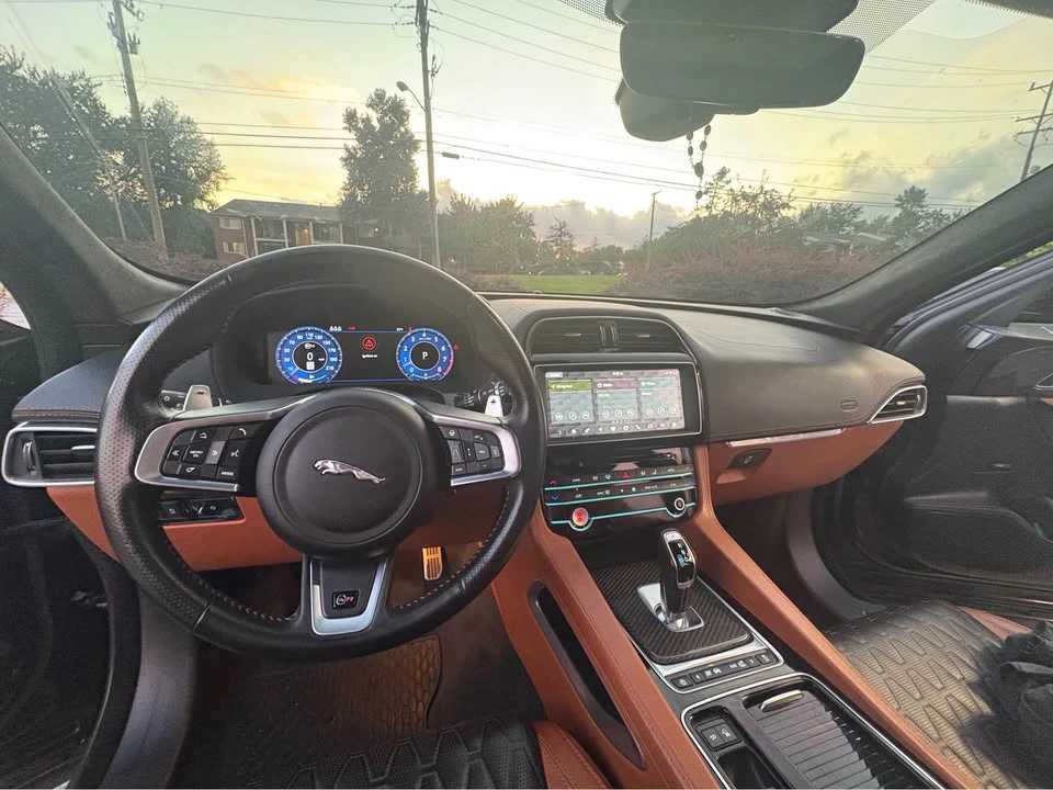 2020 Jaguar F-Pace SVR - Image 6 of 9