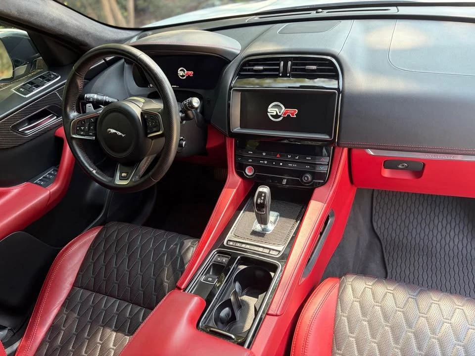 2020 Jaguar F-Pace SVR - Image 9 of 19