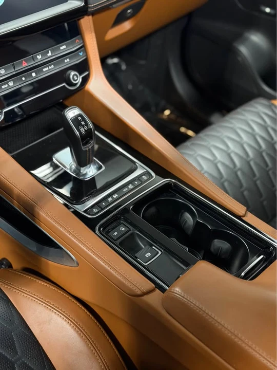 2020 Jaguar F-Pace SVR - Image 15 of 20