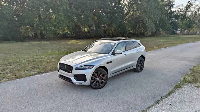 2020 Jaguar F-PACE SVR Sport Utility 4D