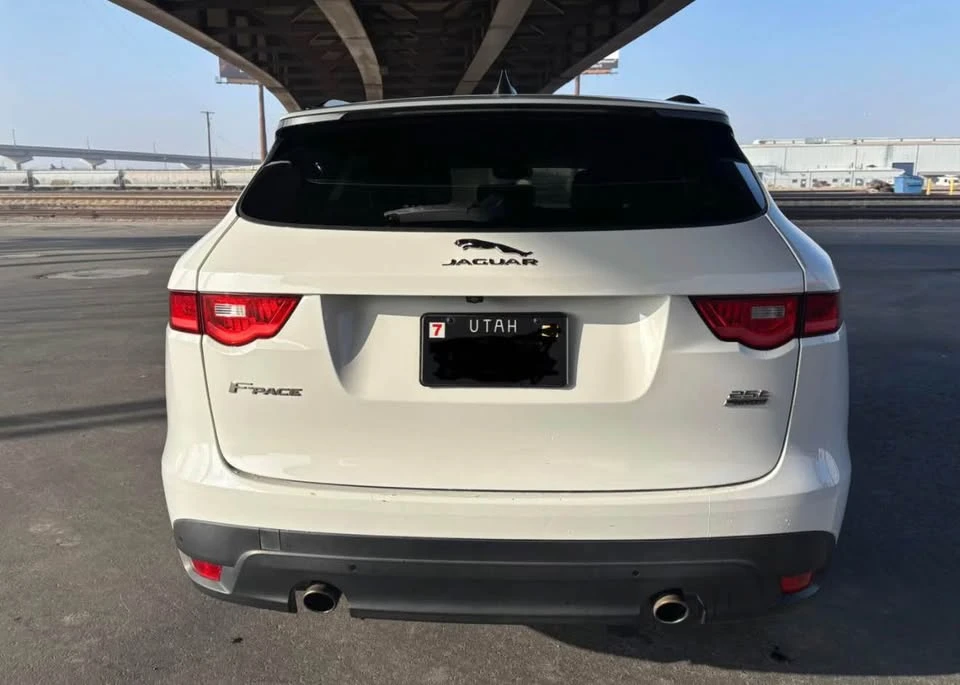 2020 Jaguar F-Pace - Image 6 of 10