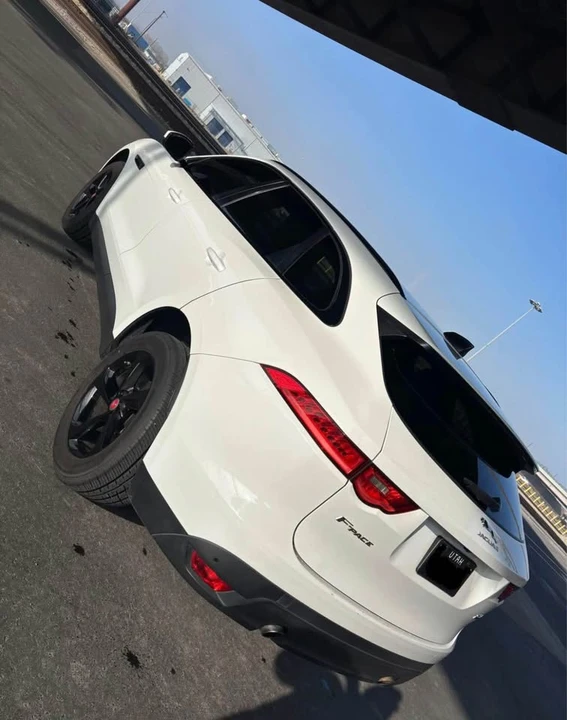 2020 Jaguar F-Pace - Image 10 of 10
