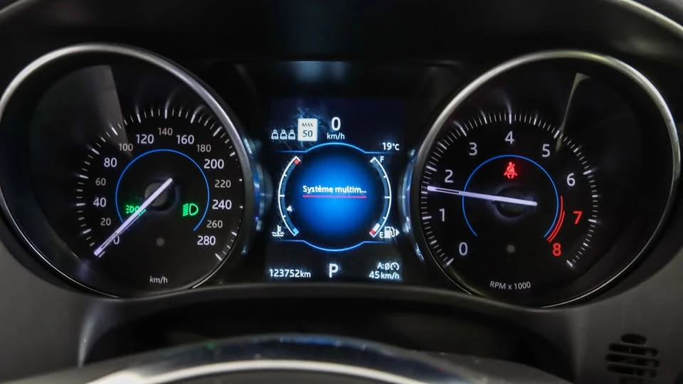 2020 Jaguar F-Pace - Image 14 of 20