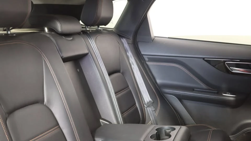 2020 Jaguar F-Pace - Image 9 of 20