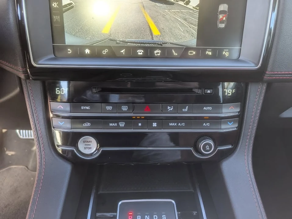 2020 Jaguar F-Pace - Image 14 of 20