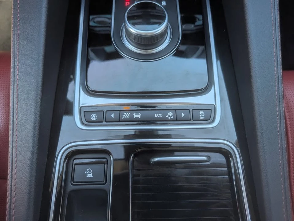 2020 Jaguar F-Pace - Image 16 of 20