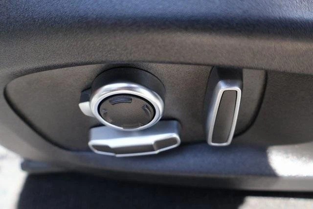 2020 Jaguar F-Pace - Image 15 of 15