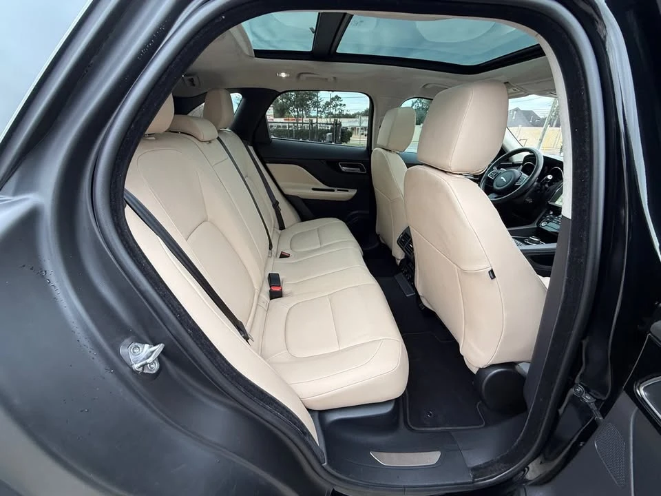 2020 Jaguar F-Pace - Image 15 of 20