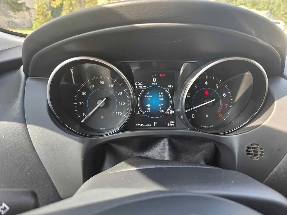 2020 Jaguar F-Pace - Image 8 of 10