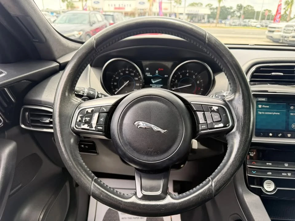 2020 Jaguar F-Pace - Image 11 of 20