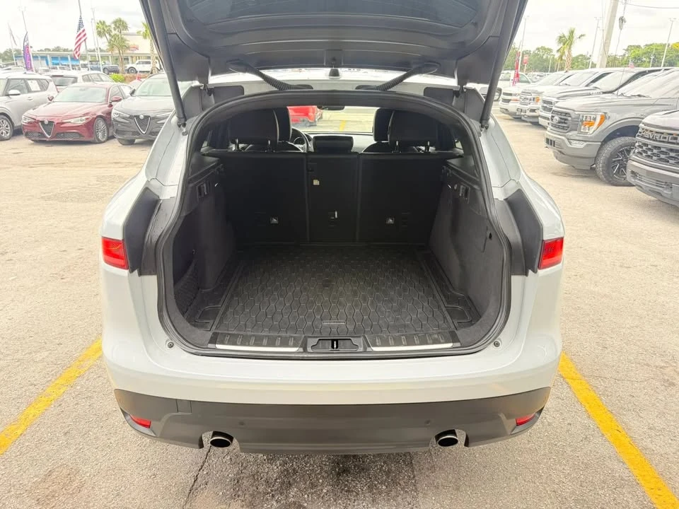 2020 Jaguar F-Pace - Image 7 of 20