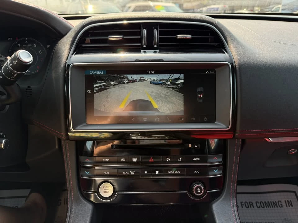 2020 Jaguar F-Pace - Image 6 of 11