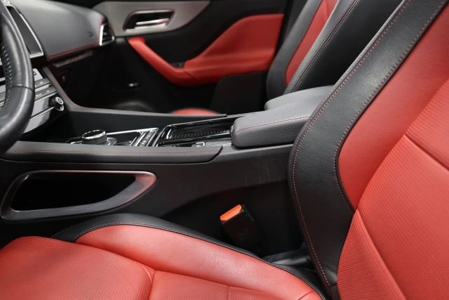 2020 Jaguar F-Pace - Image 16 of 21