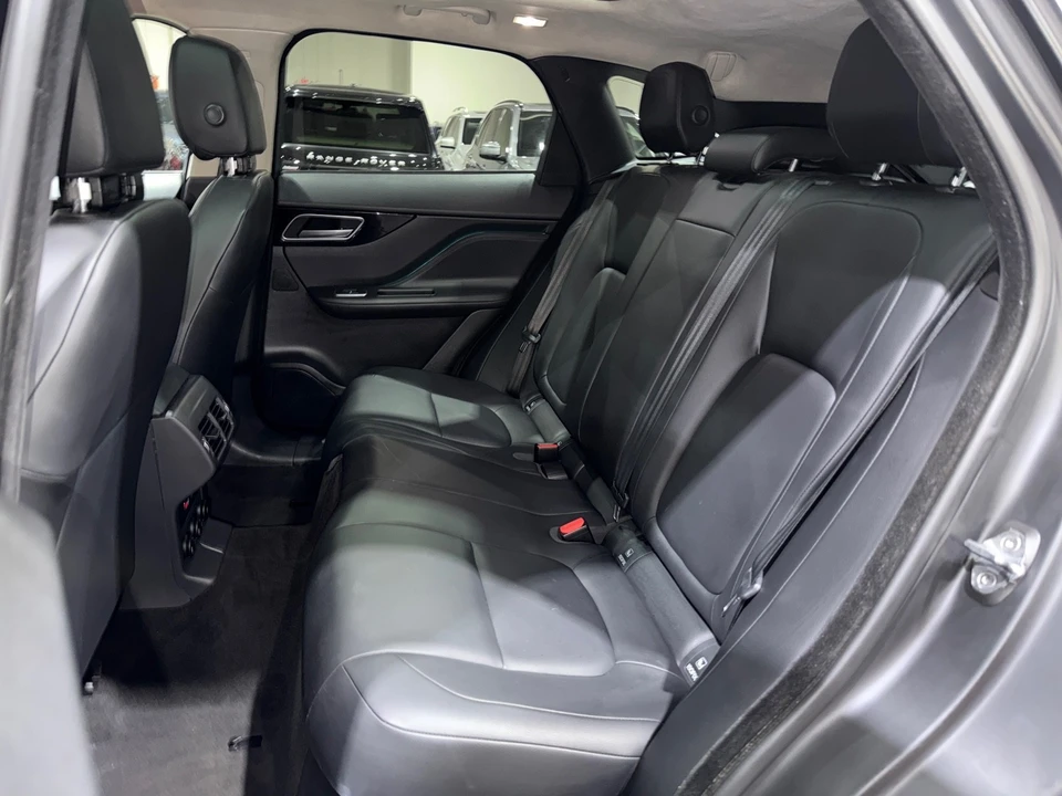 2020 Jaguar F-Pace - Image 11 of 12