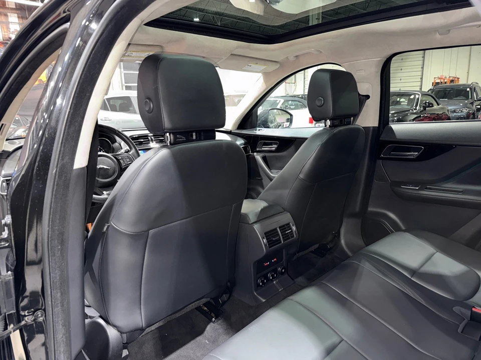 2020 Jaguar F-Pace - Image 9 of 12