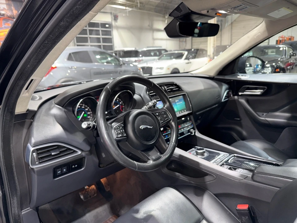 2020 Jaguar F-Pace - Image 7 of 12