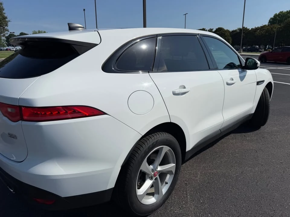 2020 Jaguar F-Pace - Image 3 of 17