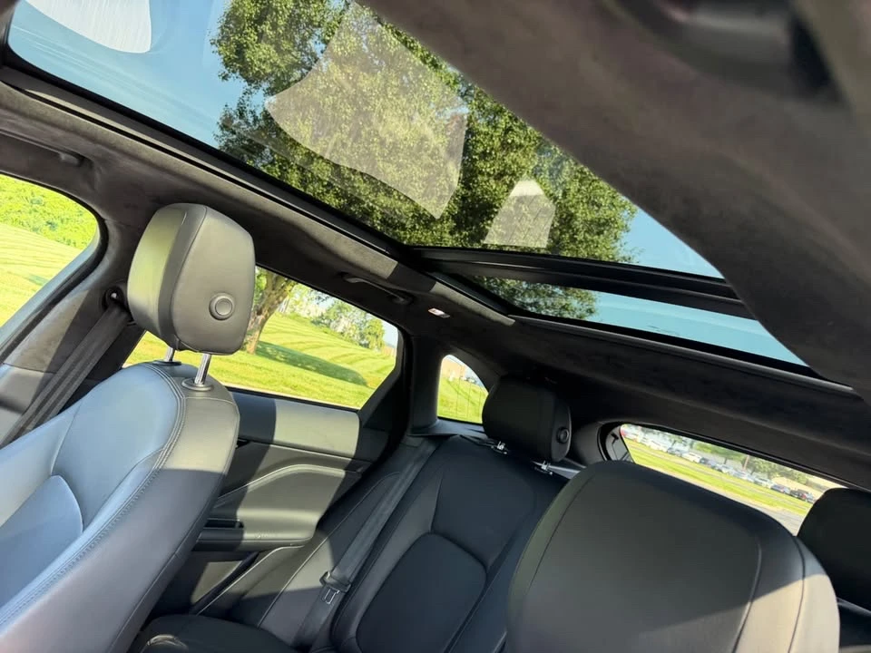 2020 Jaguar F-Pace - Image 8 of 17