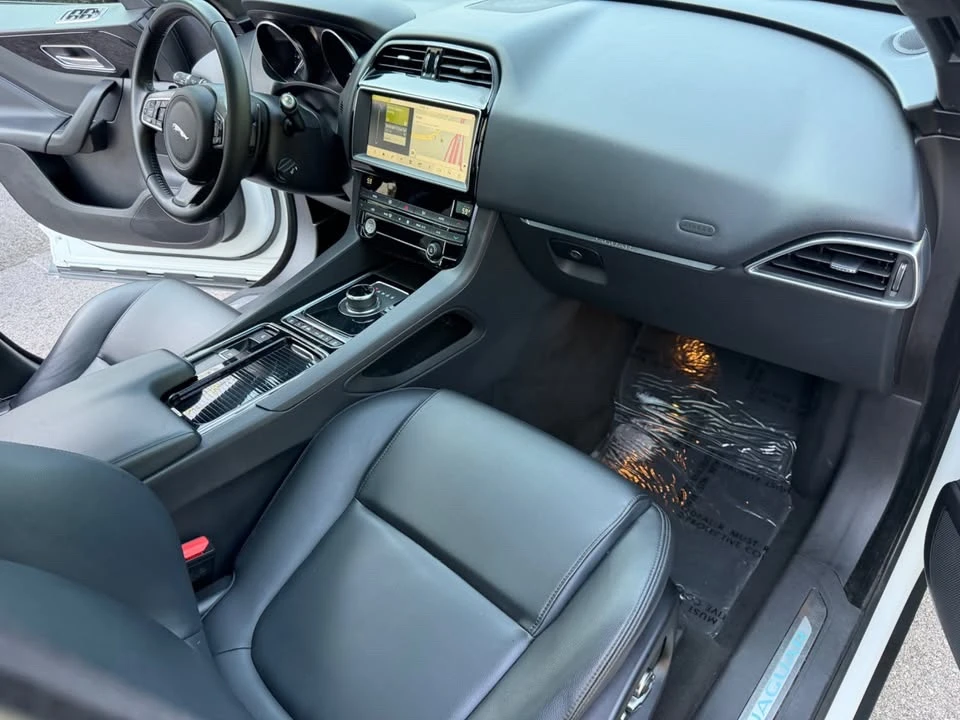 2020 Jaguar F-Pace - Image 16 of 17